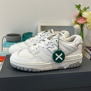 New Balance 550 White gray. Men's size 4, or women's size 6.